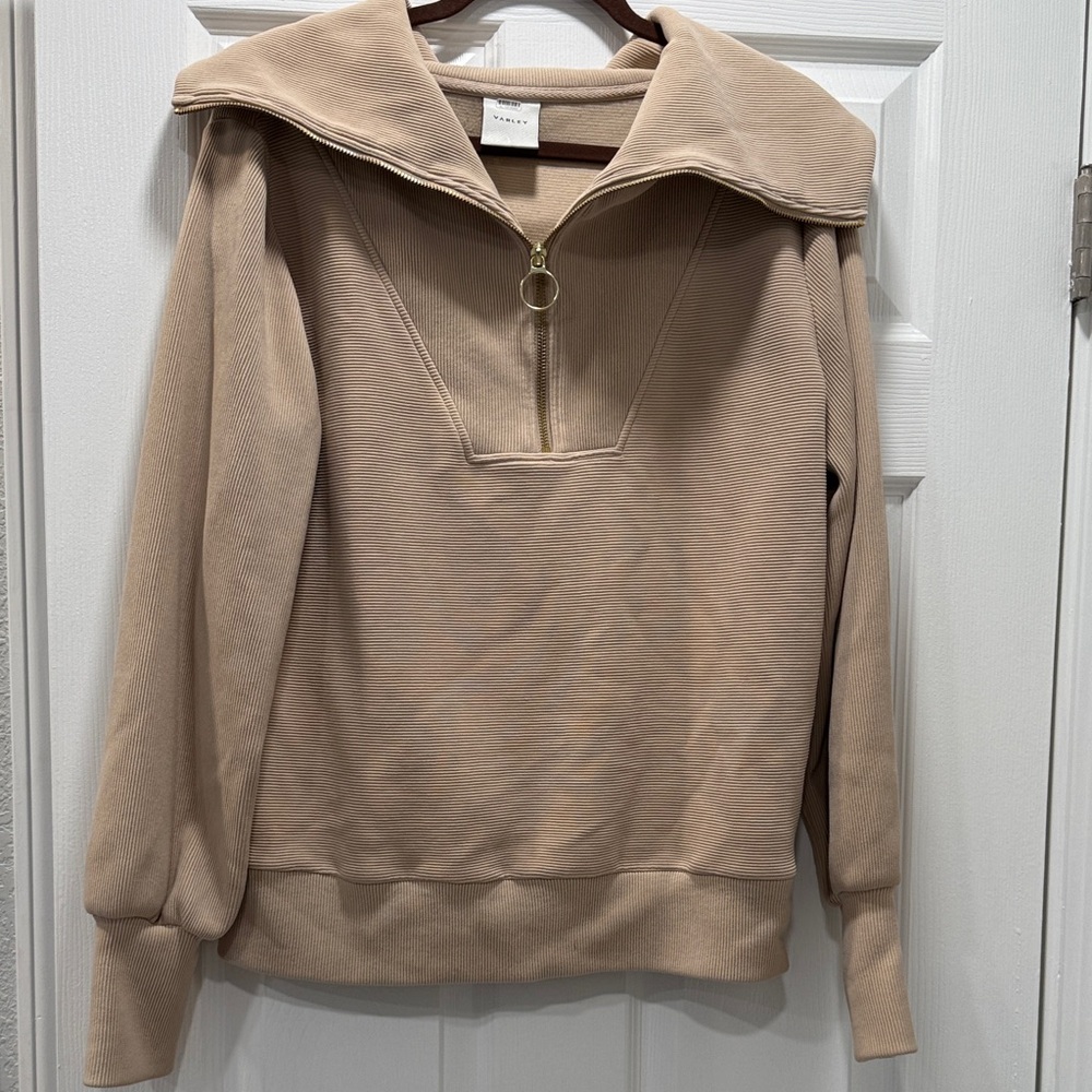 Small Euc Varley Cream Pullover Jacket With Gold … - image 3